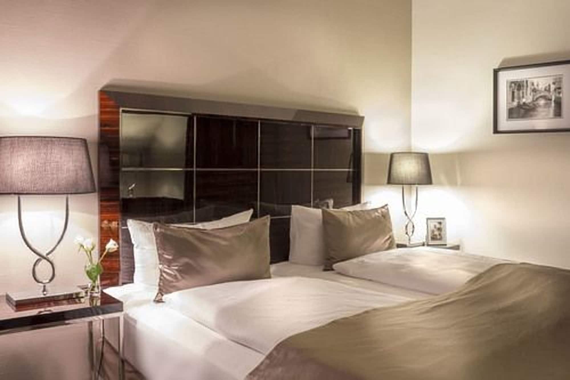 Boutique Hotel Poppenbuetteler Hof ハンブルク エクステリア 写真