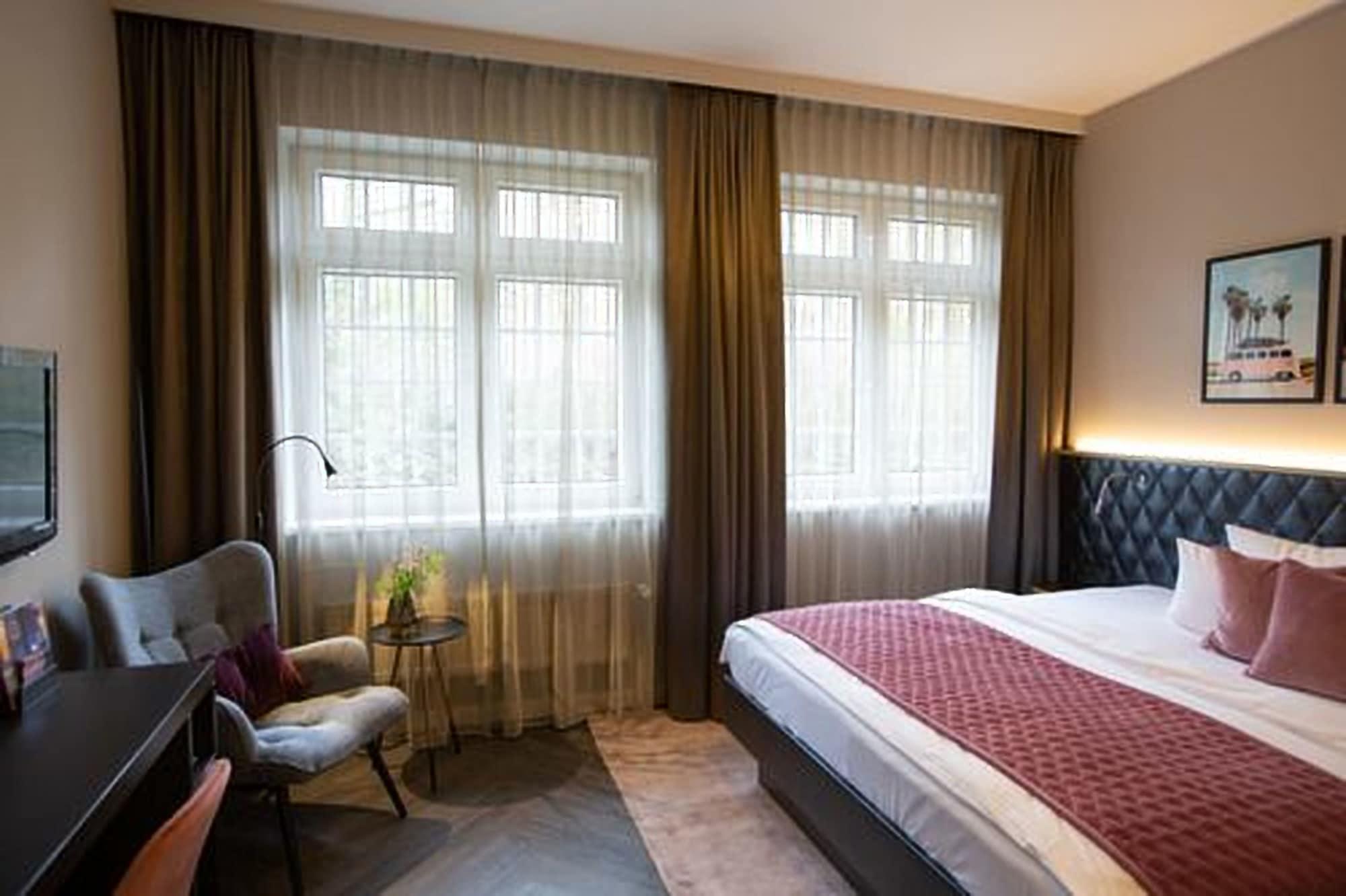 Boutique Hotel Poppenbuetteler Hof ハンブルク エクステリア 写真