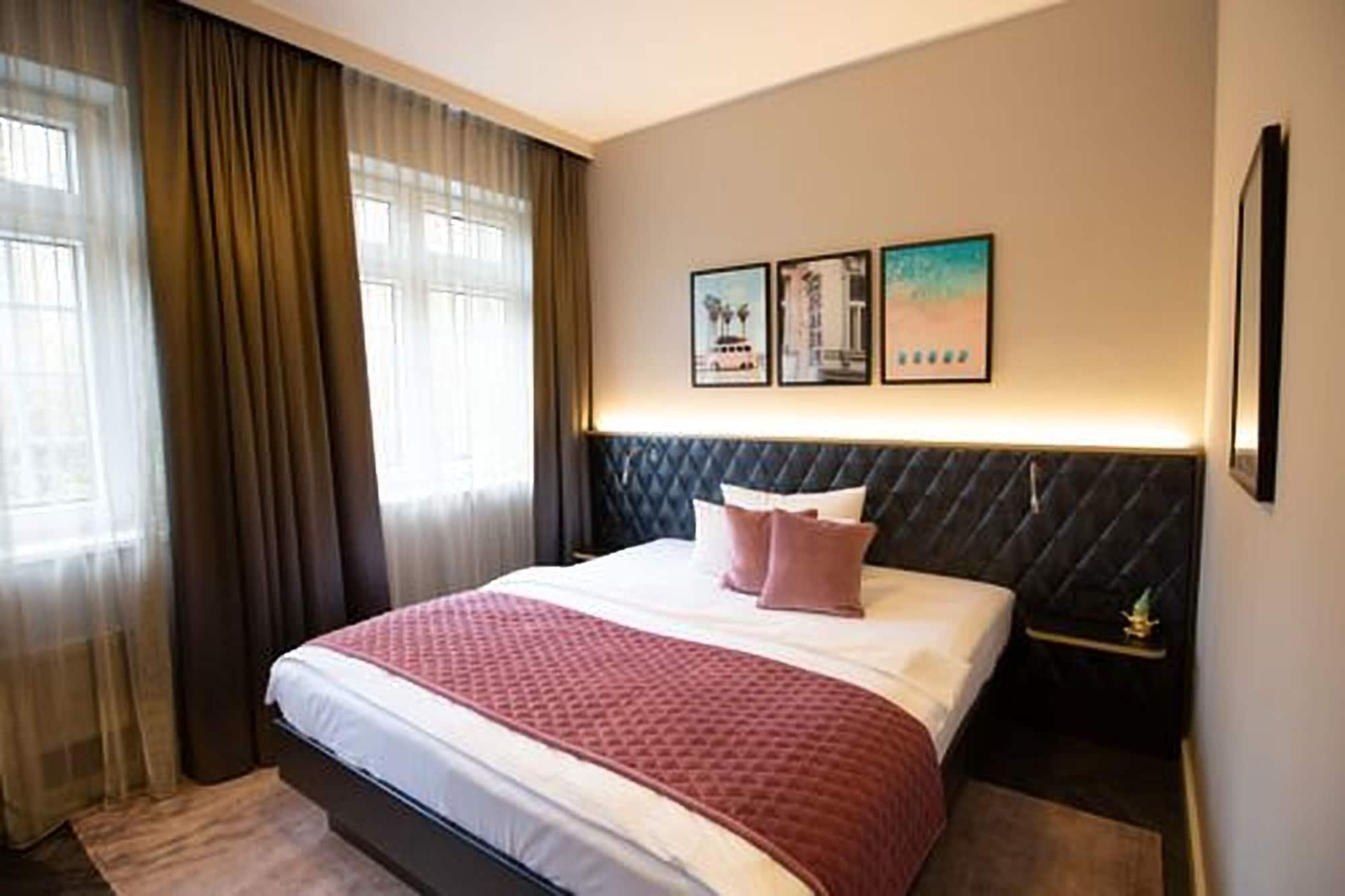 Boutique Hotel Poppenbuetteler Hof ハンブルク エクステリア 写真